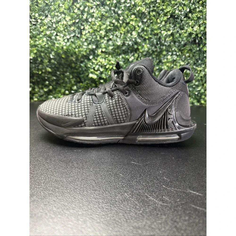 Nike LeBron Witness 7 Shoes Men's Size 7 